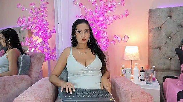 Holyjacky  online show from 21, 1, 2025