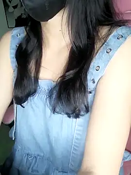 Snapshot of _Linez_ chatting on 17, 3, 2025  Linez  online show from 17, 3, 2025