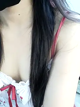 Snapshot of _Linez_ chatting on 12, 9, 2025  Linez  online show from 12, 9, 2025