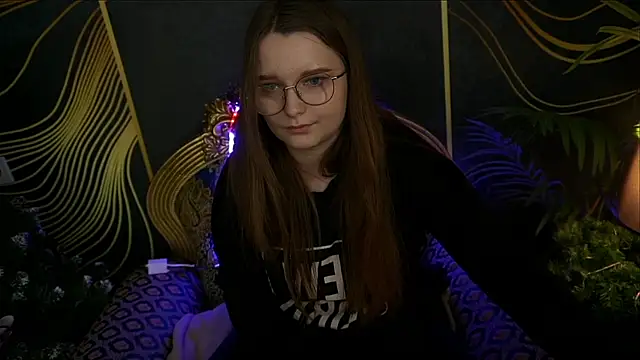 MagicPeachh  online show from 17, 1, 2025