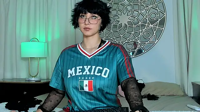 Snapshot of Ramona_Flower chatting on 5, 7, 2026 Ramona Flower online show from 5, 7, 2026