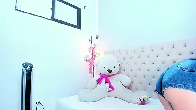 Victoria Coleman online show from 9, 10, 2025