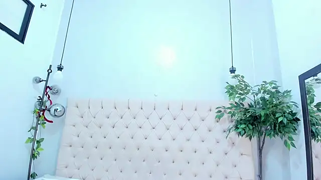 Snapshot of Victoria_Coleman chatting on 12, 6, 2026 Victoria Coleman online show from 12, 6, 2026