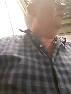 andrejoyfull64 online show from 2, 7, 2026