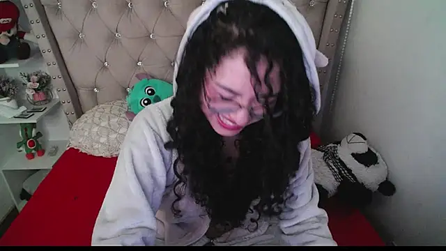 Snapshot of CherieCurl chatting on 27, 11, 2025 CherieCurl online show from 27, 11, 2025