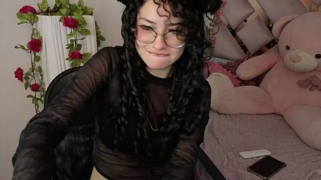 Snapshot of CherieCurl chatting on 4, 5, 2026 CherieCurl online show from 4, 5, 2026