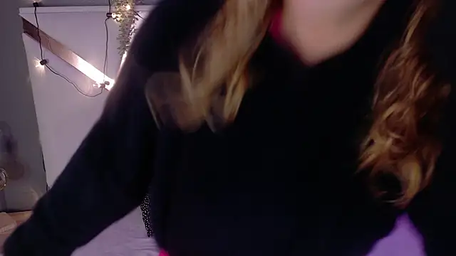 Snapshot of LilithSmith_ chatting on 13, 11, 2025 LilithSmith online show from 13, 11, 2025