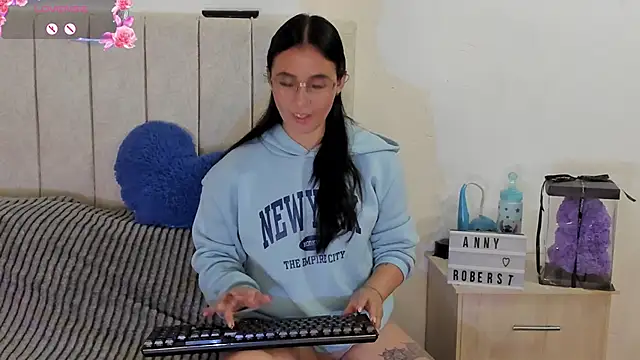 Snapshot of anny_roberts chatting on 16, 6, 2026 anny roberts online show from 16, 6, 2026