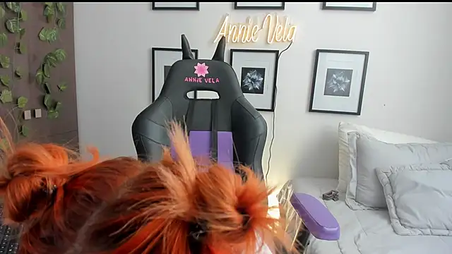 Annie Velas  online show from 4, 2, 2026