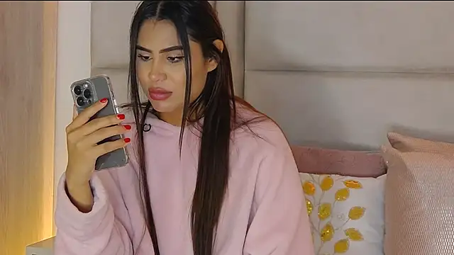 HaileyBaldwin online show from 9, 1, 2025