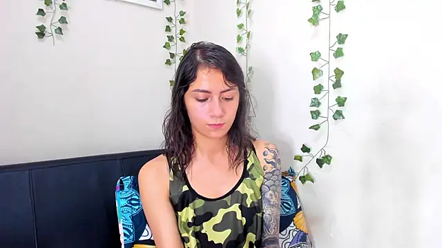 Snapshot of scarlet-jonesx chatting on 4, 12, 2024 scarlet-jonesx online show from 4, 12, 2024