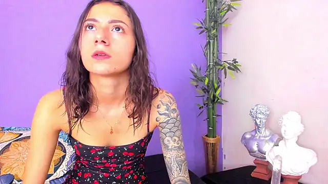 Snapshot of scarlet-jonesx chatting on 12, 12, 2024 scarlet-jonesx online show from 12, 12, 2024