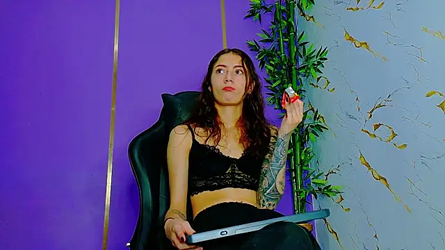 Snapshot of scarlet-jonesx chatting on 28, 9, 2025 scarlet-jonesx online show from 28, 9, 2025