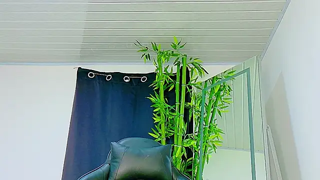 Snapshot of scarlet-jonesx chatting on 27, 11, 2025 scarlet-jonesx online show from 27, 11, 2025