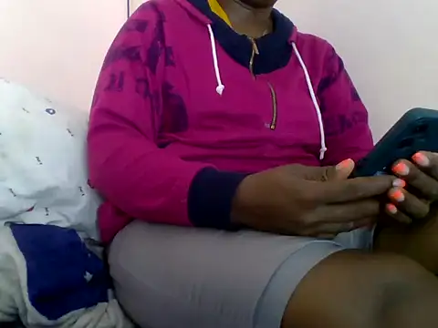 Snapshot of Hot-zeenah chatting on 16, 9, 2025 Hot-zeenah online show from 16, 9, 2025