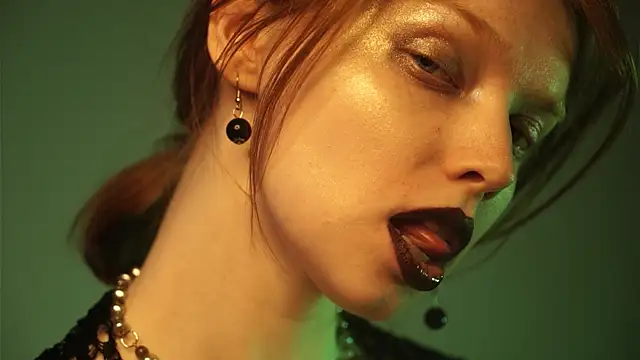 Snapshot of ginger_hugs chatting on 26, 2, 2025 ginger hugs online show from 26, 2, 2025