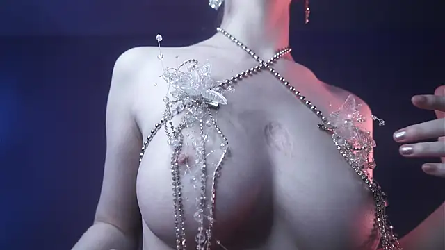 Snapshot of ginger_hugs chatting on 7, 3, 2025 ginger hugs online show from 7, 3, 2025