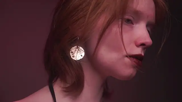 Snapshot of ginger_hugs chatting on 25, 9, 2025 ginger hugs online show from 25, 9, 2025