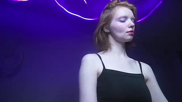 Snapshot of ginger_hugs chatting on 27, 9, 2025 ginger hugs online show from 27, 9, 2025