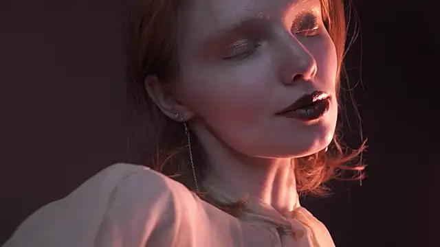 Snapshot of ginger_hugs chatting on 27, 10, 2025 ginger hugs online show from 27, 10, 2025