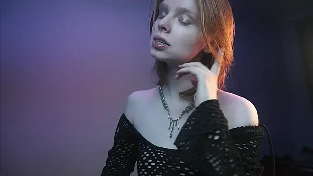 Snapshot of ginger_hugs chatting on 25, 11, 2025 ginger hugs online show from 25, 11, 2025