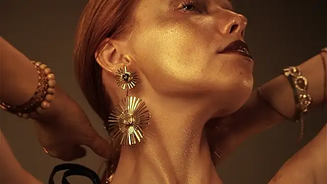 ginger hugs online show from 23, 3, 2026