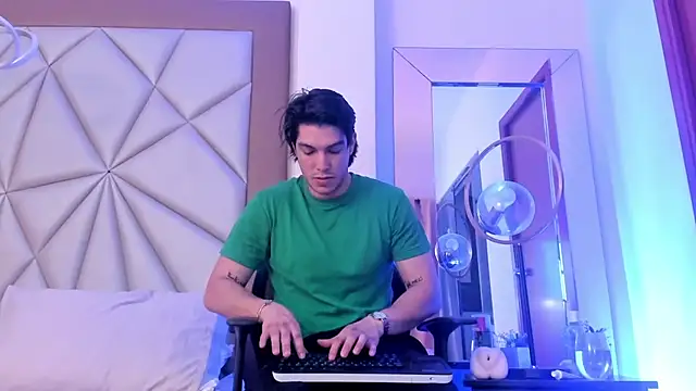 Snapshot of Karimferrer chatting on 12, 12, 2024 Karimferrer online show from 12, 12, 2024