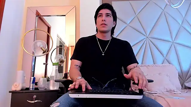 Snapshot of Karimferrer chatting on 25, 1, 2025 Karimferrer online show from 25, 1, 2025