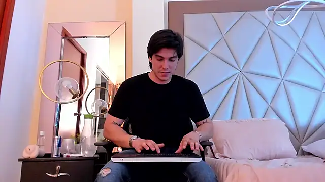Snapshot of Karimferrer chatting on 25, 1, 2025 Karimferrer online show from 25, 1, 2025