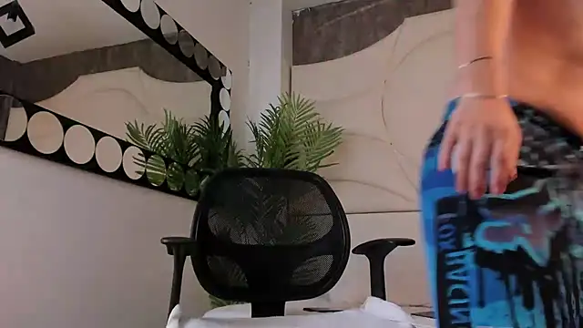 Snapshot of Karimferrer chatting on 7, 10, 2025 Karimferrer online show from 7, 10, 2025