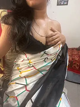 Snapshot of Spicy_sari_girl chatting on 3, 12, 2024 Spicy sari girl online show from 3, 12, 2024