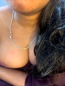 Snapshot of Spicy_sari_girl chatting on 13, 9, 2025 Spicy sari girl online show from 13, 9, 2025