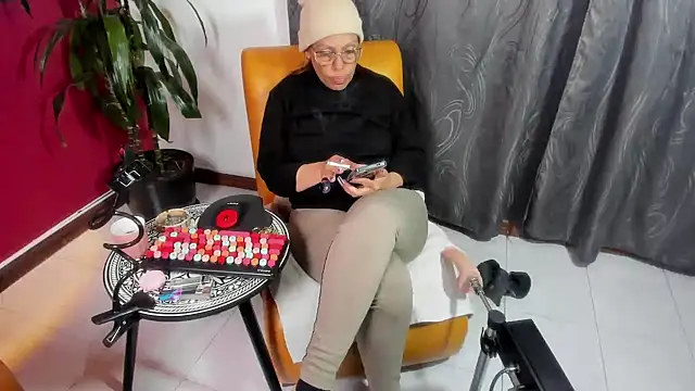 Snapshot of BrendaSex_Hot chatting on 11, 10, 2025 BrendaSex Hot online show from 11, 10, 2025