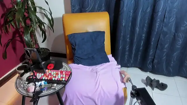 Snapshot of BrendaSex_Hot chatting on 21, 10, 2025 BrendaSex Hot online show from 21, 10, 2025