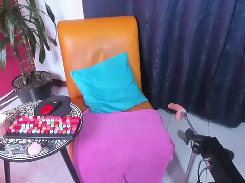 Snapshot of BrendaSex_Hot chatting on 4, 11, 2025 BrendaSex Hot online show from 4, 11, 2025