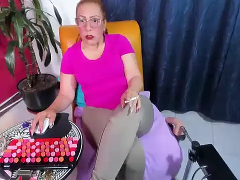 Snapshot of BrendaSex_Hot chatting on 6, 11, 2025 BrendaSex Hot online show from 6, 11, 2025