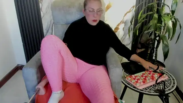 Snapshot of BrendaSex_Hot chatting on 5, 2, 2026 BrendaSex Hot online show from 5, 2, 2026