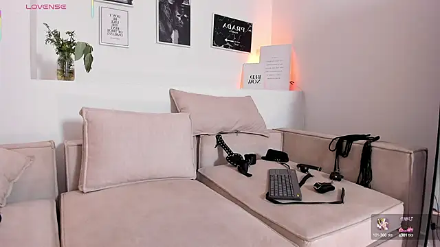 Snapshot of RACHEL_EV chatting on 12, 9, 2025 RACHEL EV online show from 12, 9, 2025