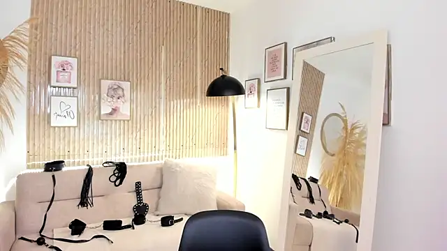 Snapshot of RACHEL_EV chatting on 13, 9, 2025 RACHEL EV online show from 13, 9, 2025