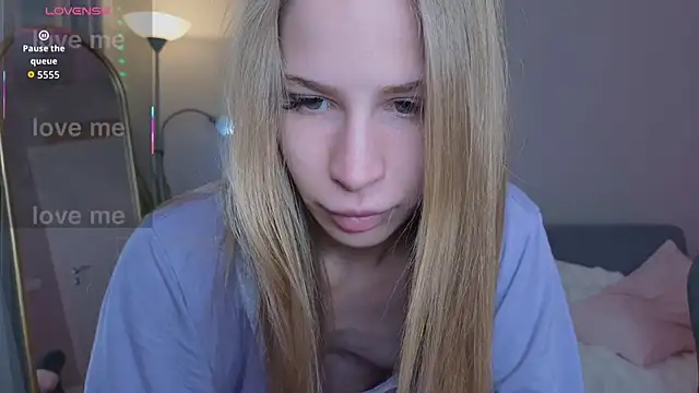 Snapshot of Elis_Fox chatting on 2, 5, 2026 Elis Fox online show from 2, 5, 2026