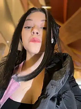 Snapshot of Times__Square chatting on 5, 2, 2025 Times Square online show from 5, 2, 2025