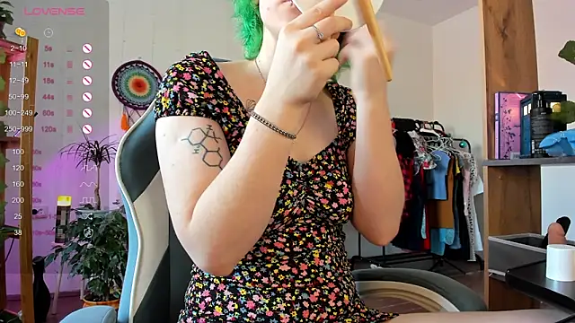 alisahug online show from 5, 3, 2025