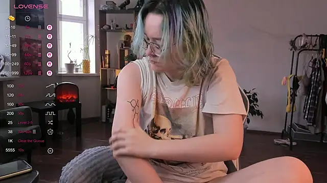 alisahug online show from 7, 10, 2025