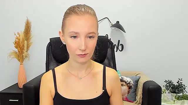 Snapshot of LolaWilsons chatting on 21, 1, 2025 LolaWilsons online show from 21, 1, 2025