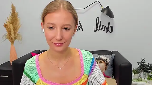 Snapshot of LolaWilsons chatting on 3, 11, 2025 LolaWilsons online show from 3, 11, 2025