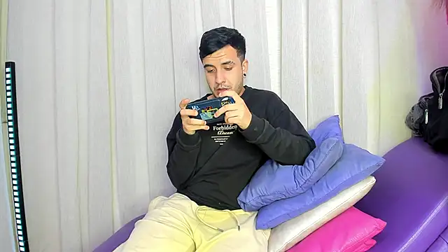 SlimLoves online show from 8, 2, 2026