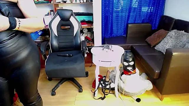 LiaTaylorr online show from 23, 9, 2025