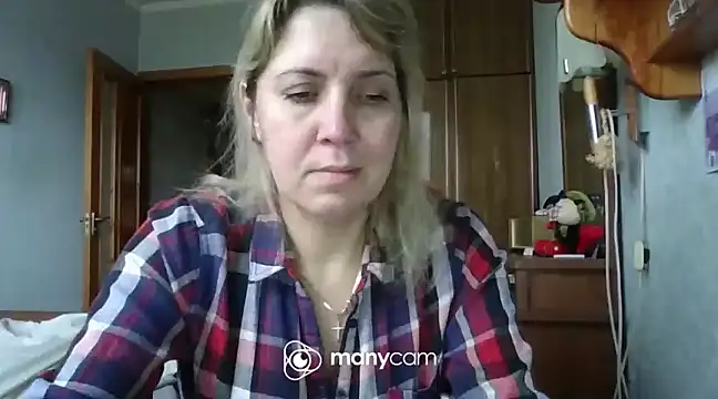 Snapshot of IrinaB1 chatting on 1, 2, 2025 IrinaB1 online show from 1, 2, 2025