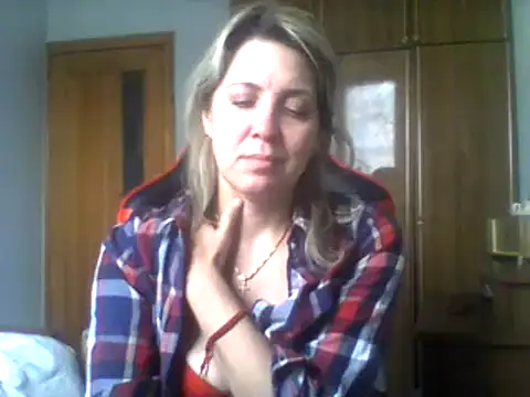 Snapshot of IrinaB1 chatting on 4, 2, 2025 IrinaB1 online show from 4, 2, 2025