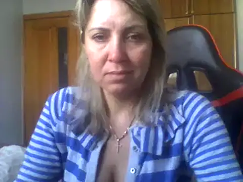 Snapshot of IrinaB1 chatting on 8, 2, 2025 IrinaB1 online show from 8, 2, 2025